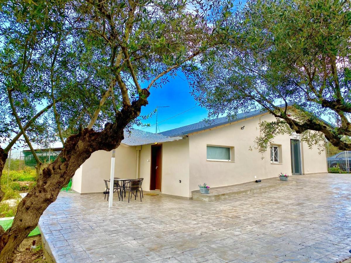 Riqionian House Villa Vromonerion Exterior photo